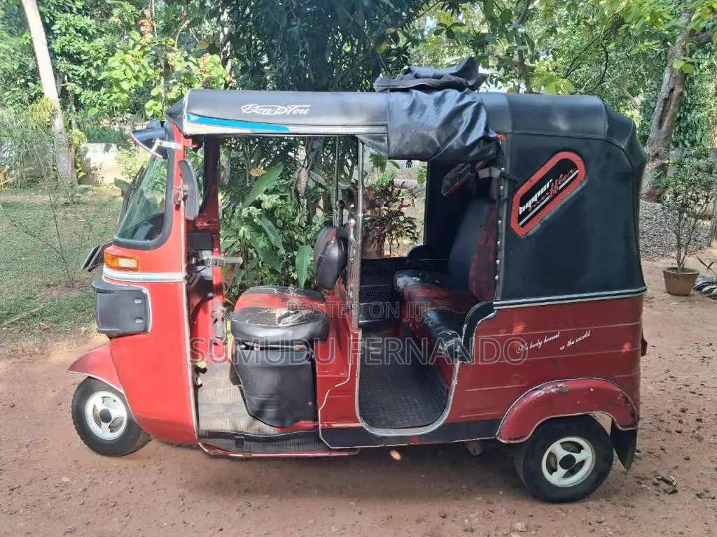 Bajaj RE 205 2015 Three Wheel (Used)