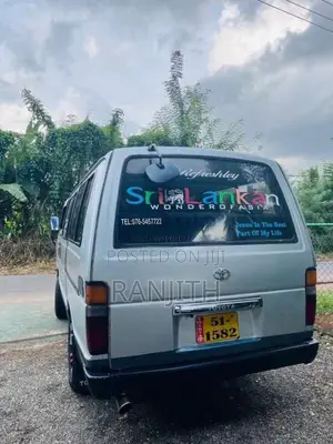 Toyota Shell 1988 Van (Used)