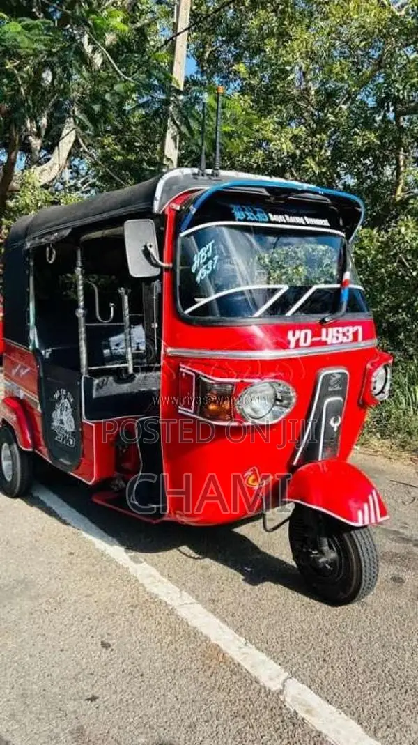 Bajaj 4 Stroke 2011 Three Wheel (Used)