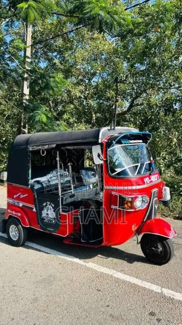 Bajaj 4 Stroke 2011 Three Wheel (Used)