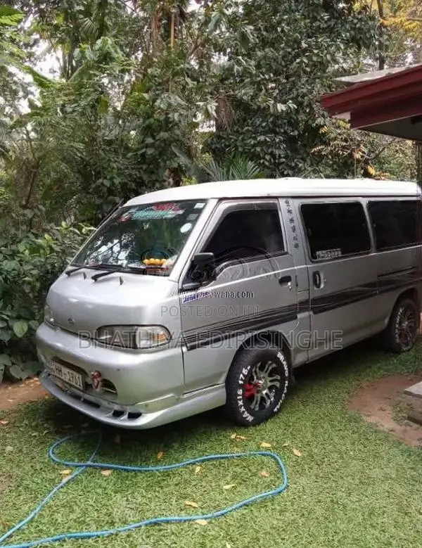 Hyundai H100 2000 Van (Used)