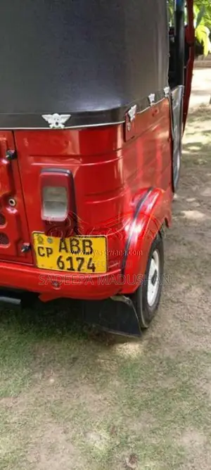 Bajaj 4 Stroke 2015 Three Wheel (Used)