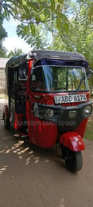 Bajaj 4 Stroke 2015 Three Wheel (Used)