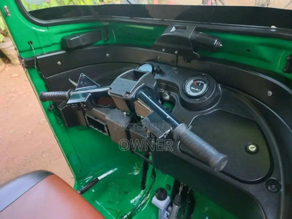 Bajaj 4 Stroke 2018 Three Wheel (Used)