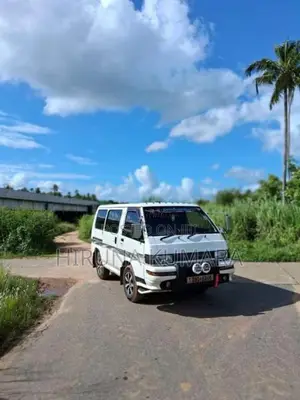 Mitsubishi PO5 1996 Van (Used)