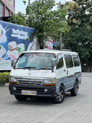 Toyota Dolphin 109 1993 Van (Used)
