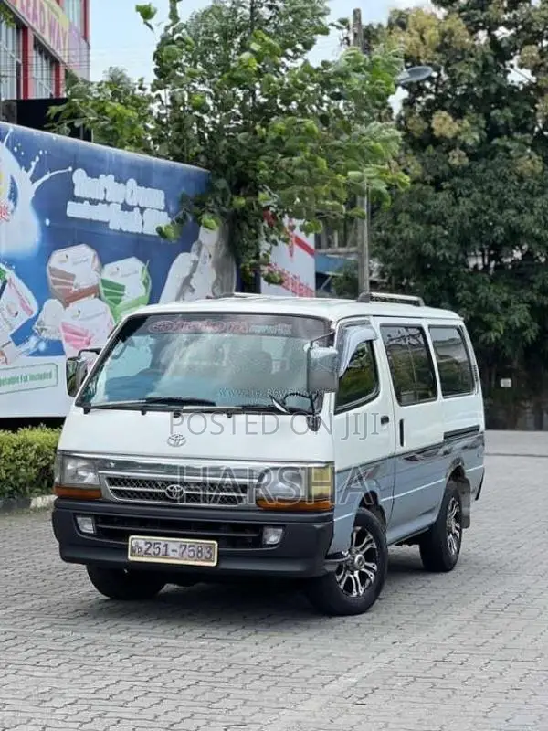 Toyota Dolphin 109 1993 Van (Used)