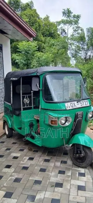Bajaj 4 Stroke 2010 Three Wheel (Used)