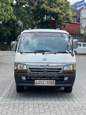 Toyota Dolphin 109 1993 Van (Used)