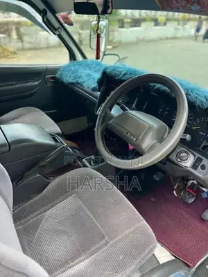 Toyota Dolphin 109 1993 Van (Used)