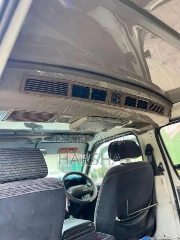 Toyota Dolphin 109 1993 Van (Used)