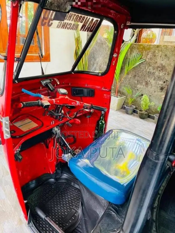 Bajaj 2 Stroke 2006 Three Wheel (Used)