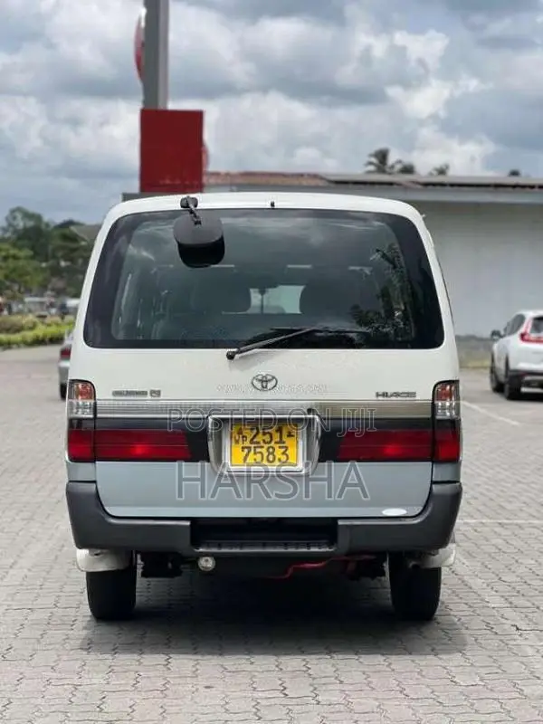 Toyota Dolphin 109 1993 Van (Used)
