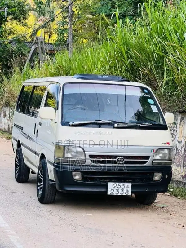 Toyota Dolphin 103 1993 Van (Used)
