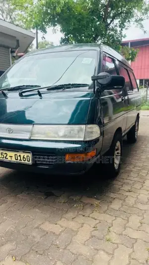 Toyota Lotto CR27 1994 Van (Used)