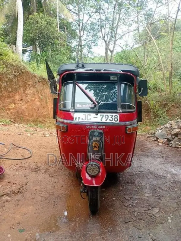 Bajaj RE 2 Stroke 2004 Three Wheel (Used)