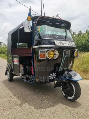 Bajaj RE 205 2011 Three Wheel (Used)