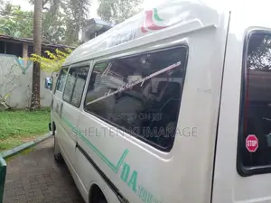 Nissan Caravan 1982 Van (Used)