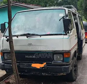 Toyota 3L 1988 Van (Used)