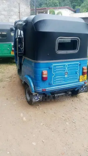Bajaj 4 Stroke 2007 Three Wheel (Used)