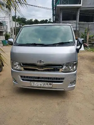Toyota KDH 2012 Van (Used)