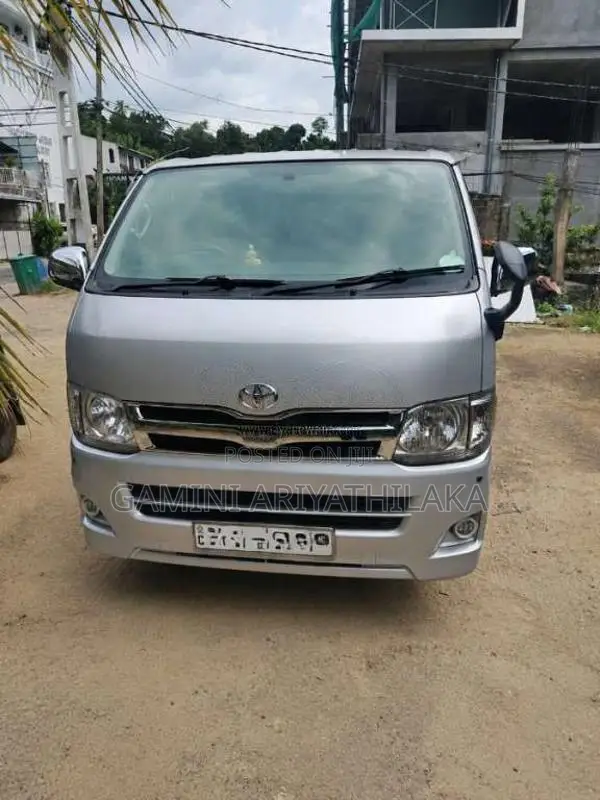 Toyota KDH 2012 Van (Used)