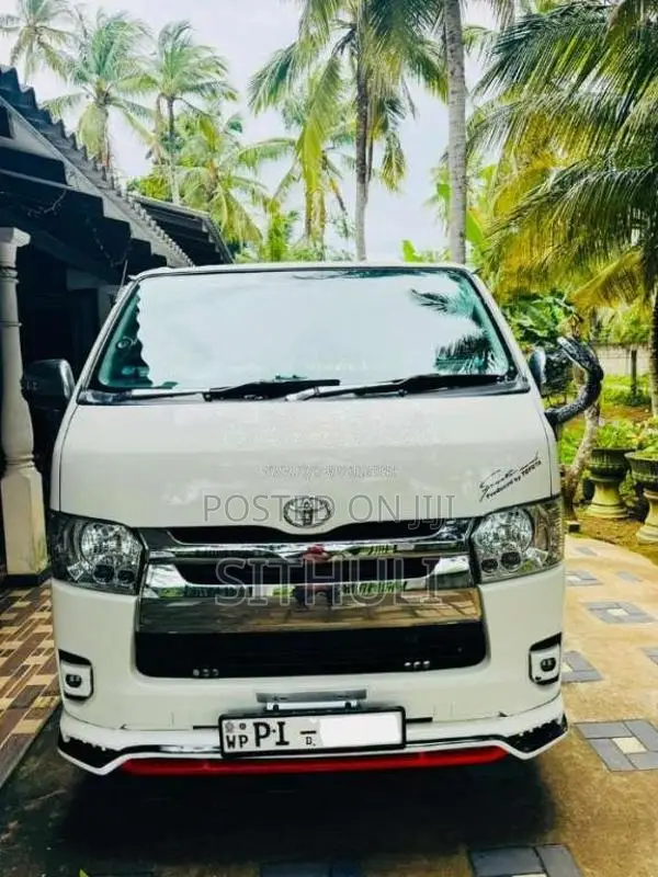 Toyota KDH 2013 Van (Used)