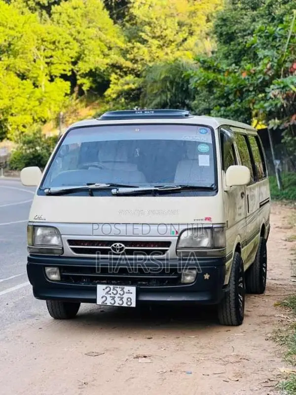 Toyota Dolphin 103 1993 Van (Used)