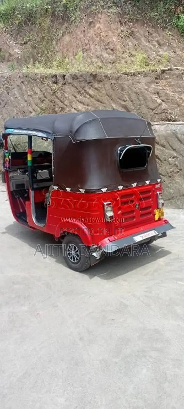 Bajaj 4 stroke 2015 Three Wheel (Used)