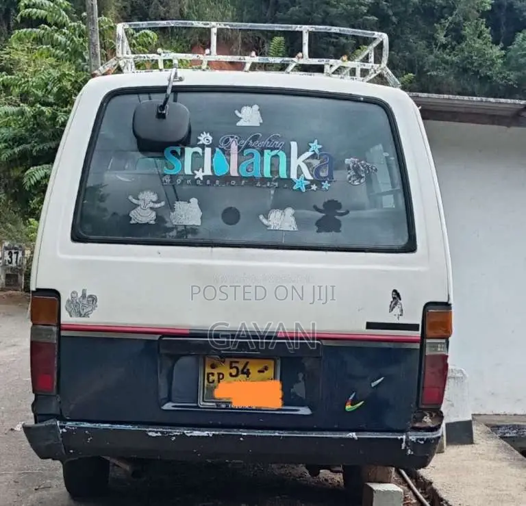 Toyota 3L 1988 Van (Used)