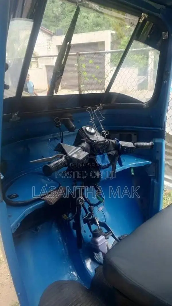 Bajaj 4 Stroke 2007 Three Wheel (Used)