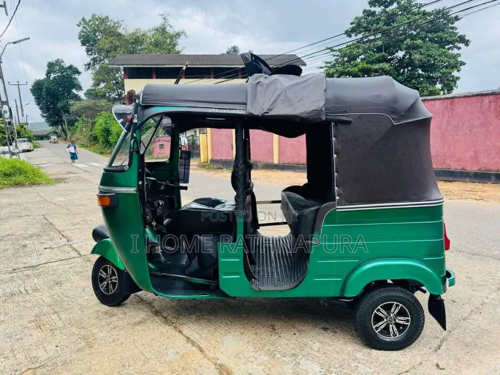 Bajaj 4 Stroke 2009 Three Wheel (Used)