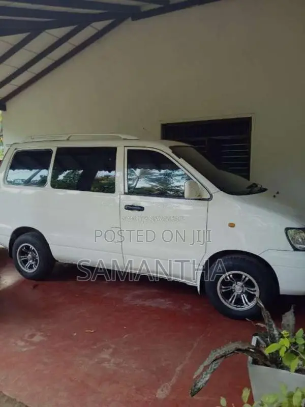 Toyota Noah 1998 Van (Used)
