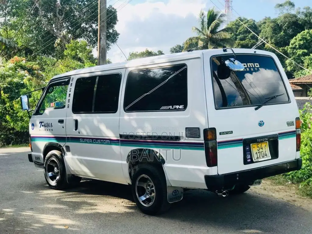 Toyota HIACE 1988 Van (Used)