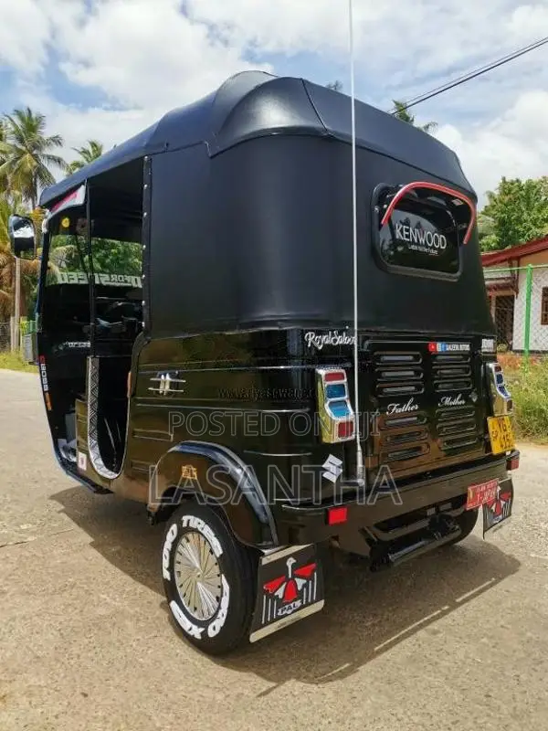 Bajaj RE 205 2011 Three Wheel (Used)