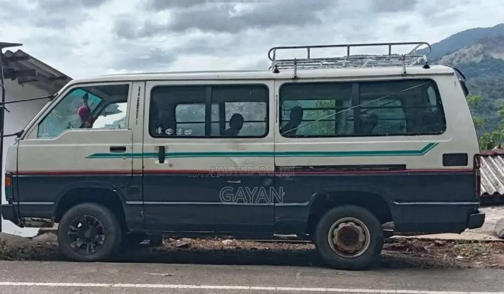 Toyota 3L 1988 Van (Used)