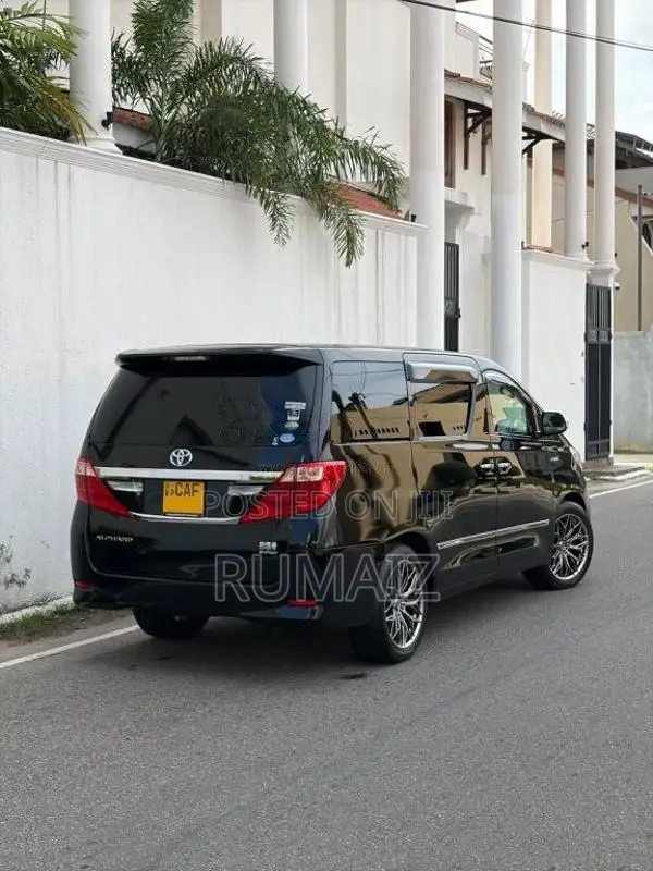 Toyota Alphard Executive Lounge 2014 Van (Used)