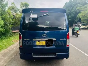 Toyota KDH 200 Super GL 2007 Van (Used)