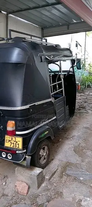Bajaj 4 stroke 2011 Three Wheel (Used)