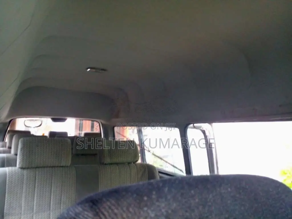 Nissan Caravan 1982 Van (Used)