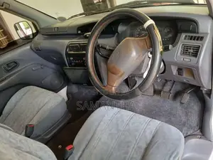 Toyota Noah 1998 Van (Used)