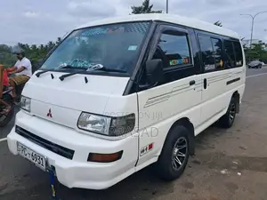 Mitsubishi PO15 2011 Van (Used)