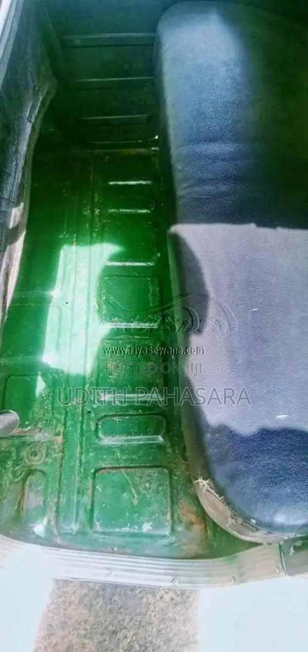 Bajaj RE 2 Stroke 1999 Three Wheel (Used)