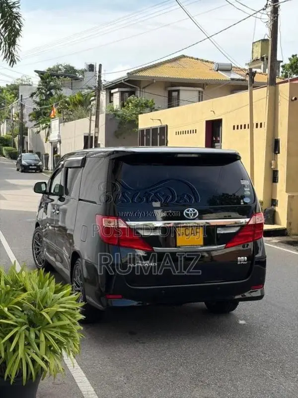 Toyota Alphard Executive Lounge 2014 Van (Used)