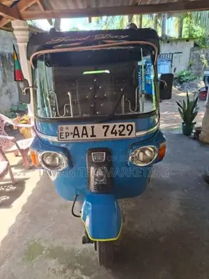 Bajaj 4 Stroke 2013 Three Wheel (Used)