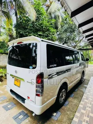 Toyota KDH 2013 Van (Used)