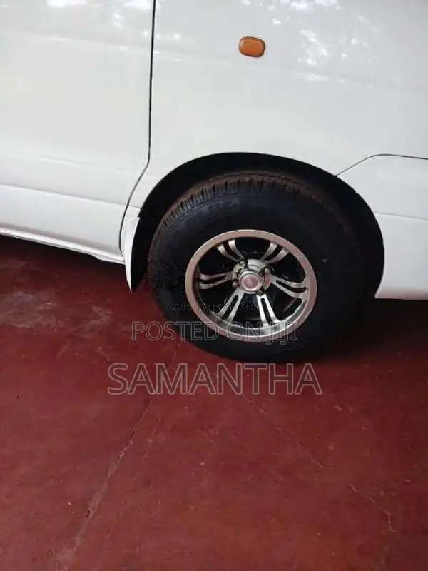 Toyota Noah 1998 Van (Used)