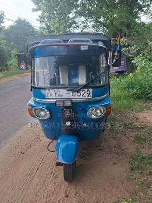 Bajaj 4 Stroke 2011 Three Wheel (Used)