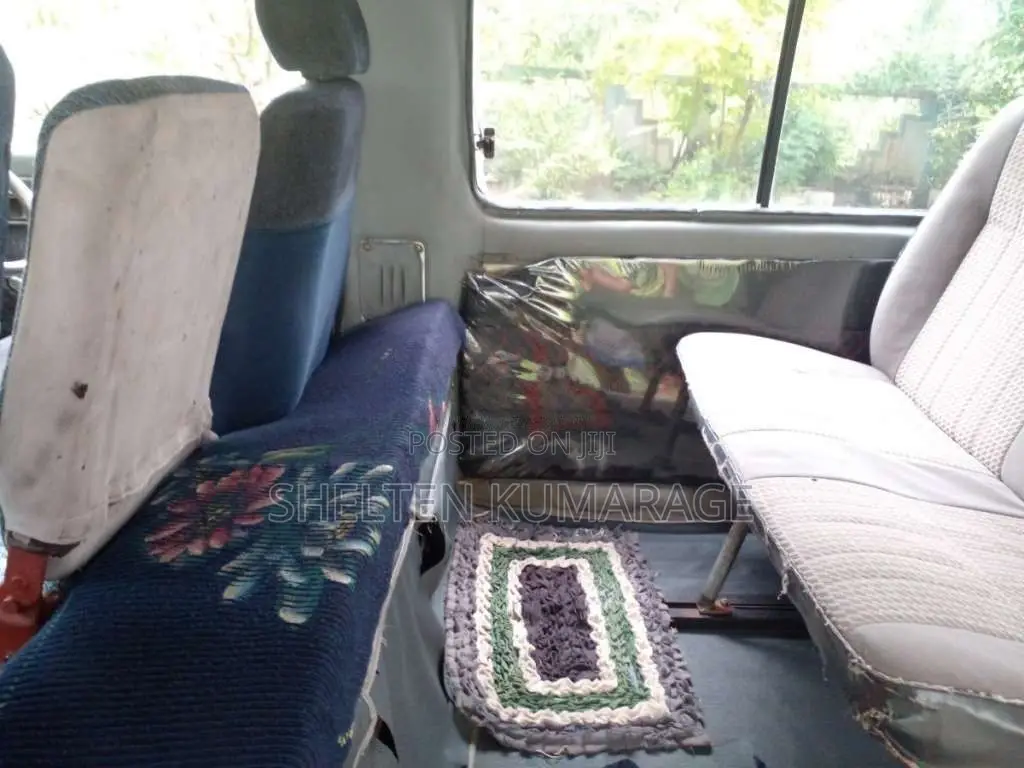 Nissan Caravan 1982 Van (Used)