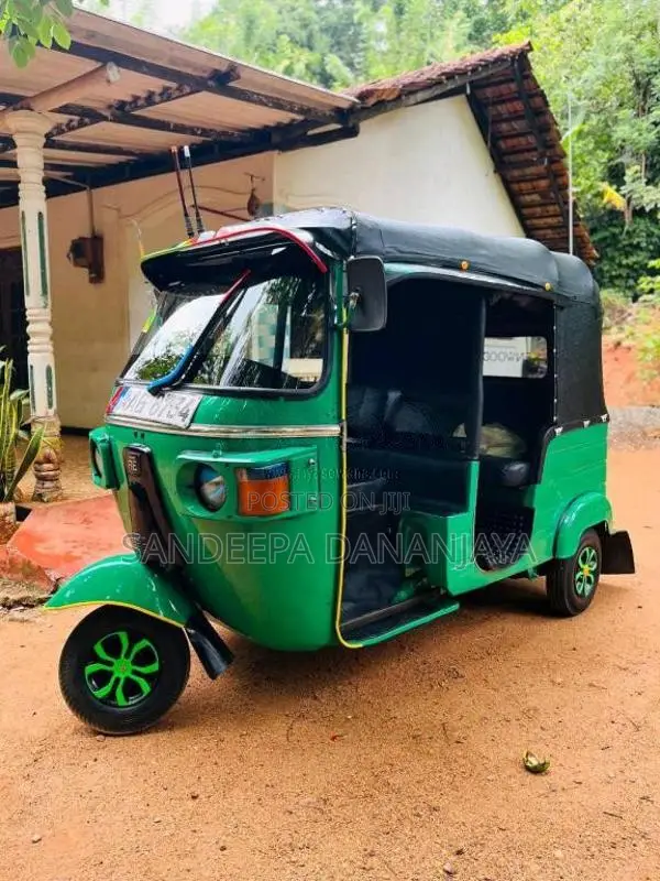 Bajaj 4 Stroke 2013 Three Wheel (Used)